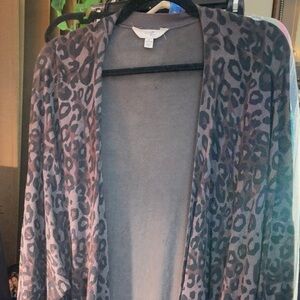 Terra & Sky Gray Leopard Print Sweater